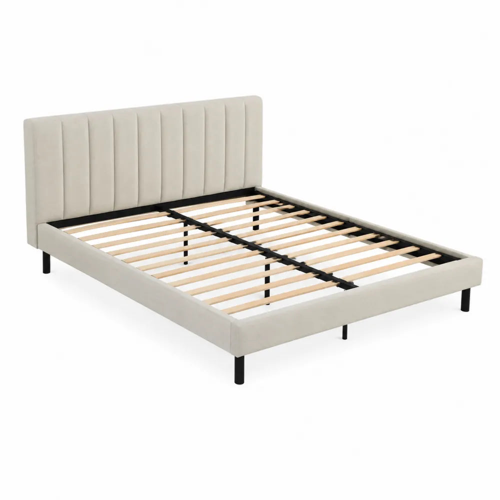 Letto matrimoniale imbottito beige 160x200 cm con testiera a doghe verticali e struttura in legno naturale